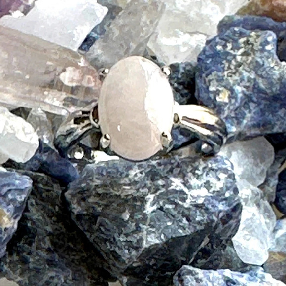 White Jade  silver gem ring Victorian style/ manifesting a pure heart crystal - Picture 1 of 8